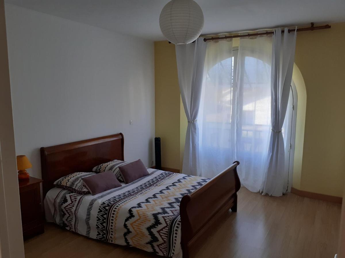 Appartement Spacieux Et Lumineux Олорон-Сент-Мари Экстерьер фото